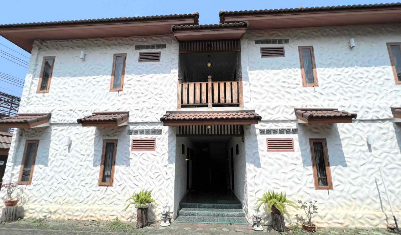 Plumeriahome Near Walking Street Chiang Mai Dış mekan fotoğraf